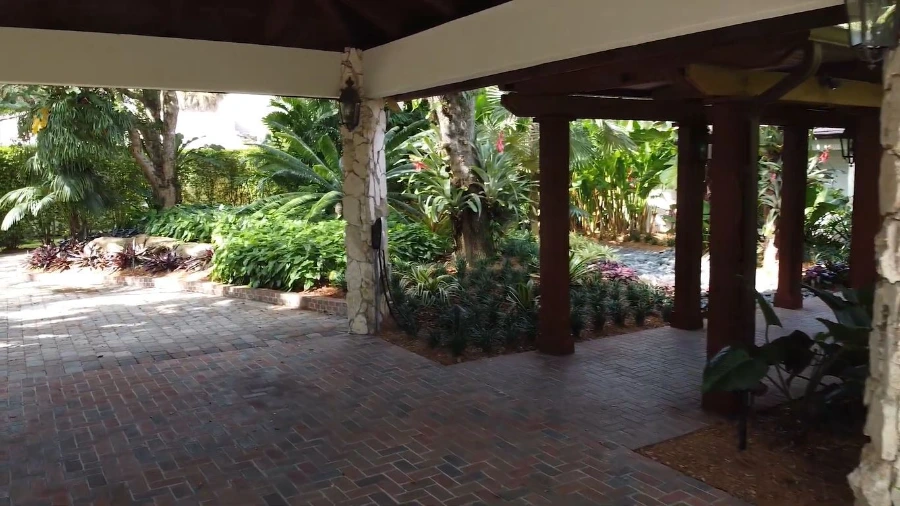 Landscape design Wesley Chapel FL — finished plant bed layout in a Wesley Chapel, FL front yard